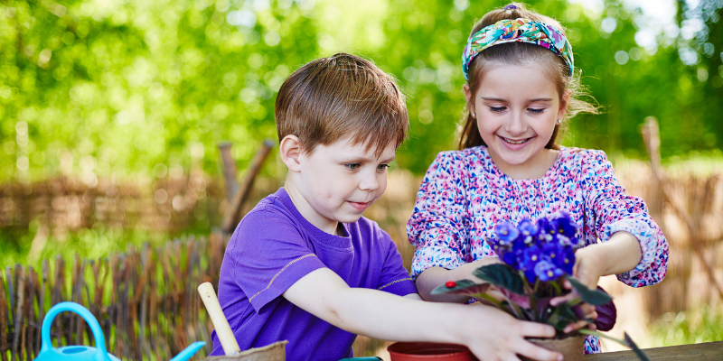 Des enfants en sécurité et actifs cet été